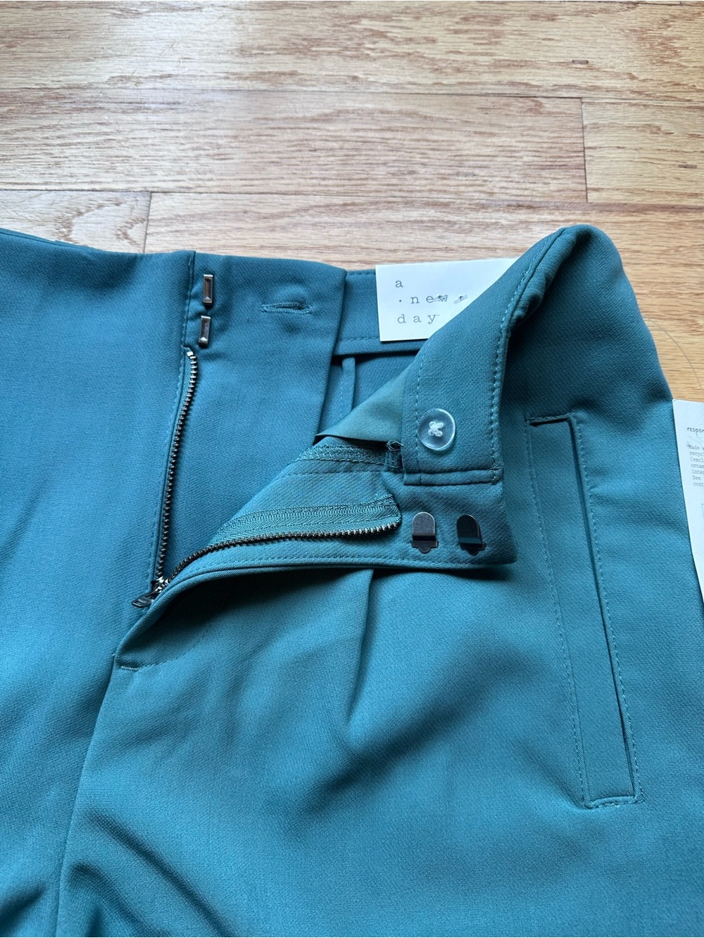 NWT A New Day Turquoise Women's Tailored High-Waist Midi Shorts, Size 6 - Picture 10 of 11